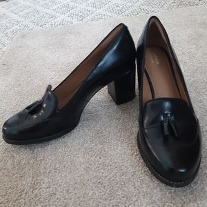 Clarks black leather pumps 7.5